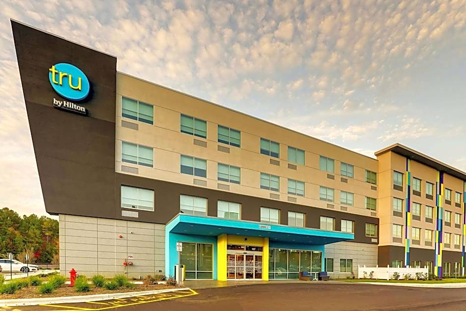 Tru by Hilton Smithfield I-95