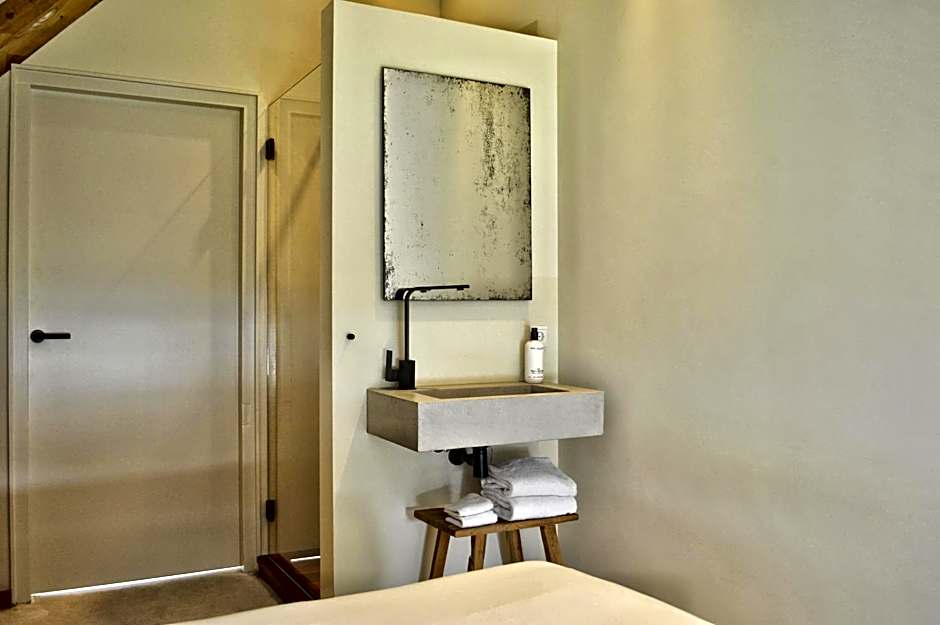 Van Heeckeren Apartments & Suites Buren