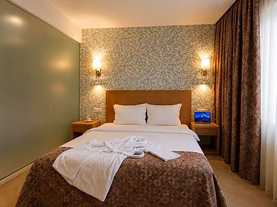 Vitosha Park Hotel - Free Pool & Gym