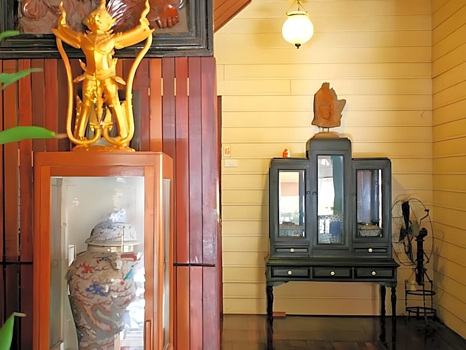 Tony's Place Beds & Breakfast