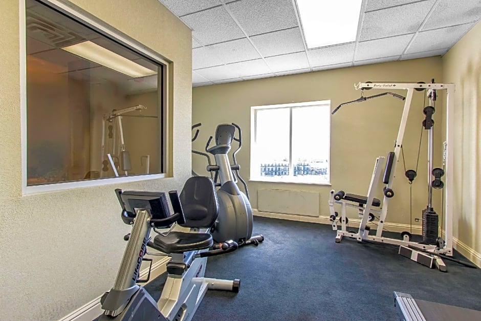Comfort Inn At Founders Tower