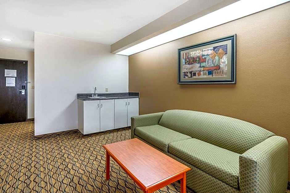 Quality Inn & Suites - Jefferson City
