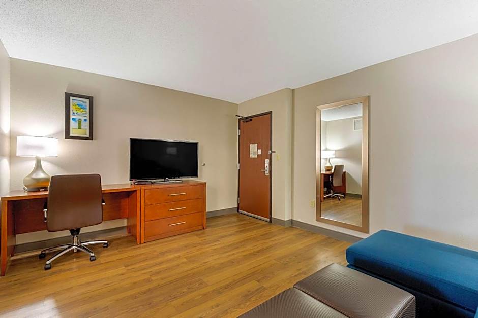Comfort Inn & Suites Milford