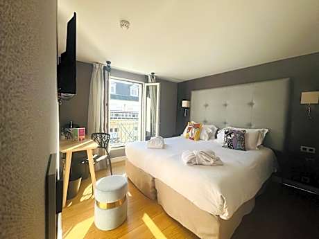 Deluxe Double Room with Balcony