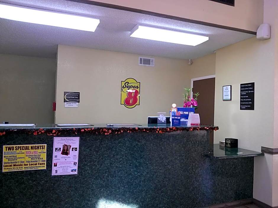 Super 8 by Wyndham Kerrville TX