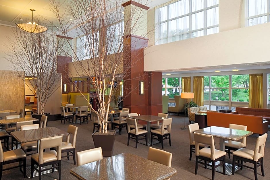 DoubleTree by Hilton Hotel Boston Bayside