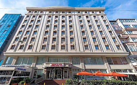 Nova Plaza Crystal Hotel