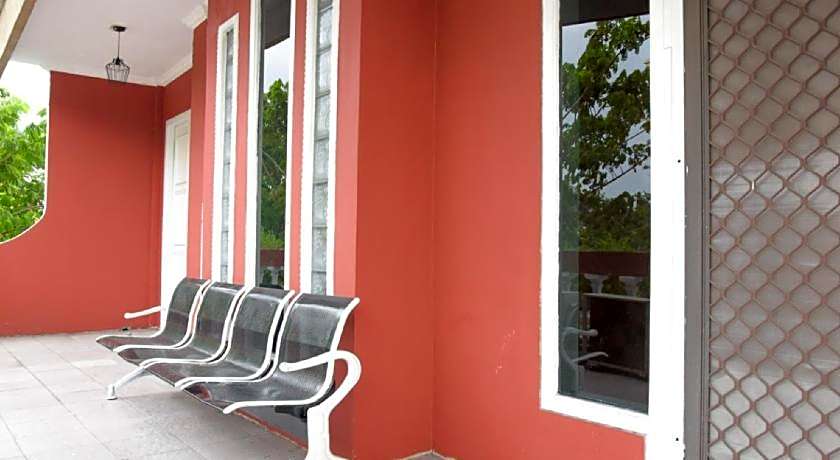 RedDoorz near Pelabuhan Tanjung Perak 2 Surabaya