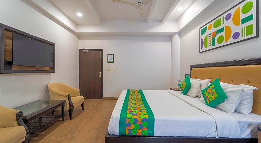 Treebo Shivam Inn Near Singapore Mall