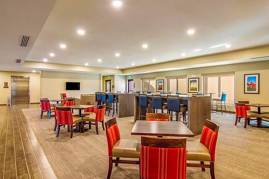 Comfort Suites Brunswick - Clevelend Southwest
