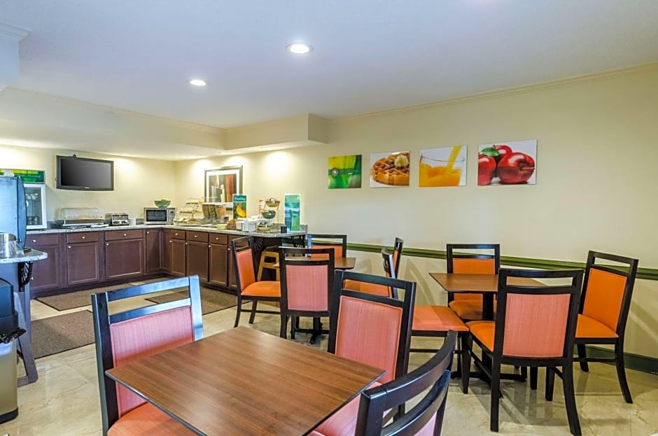 Quality Inn Roanoke-Tanglewood