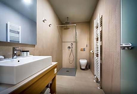 Deluxe Family Room with terrace and jacuzzi