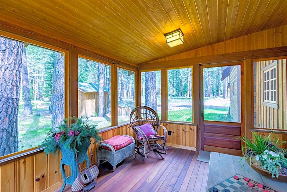 Lake Creek Lodge