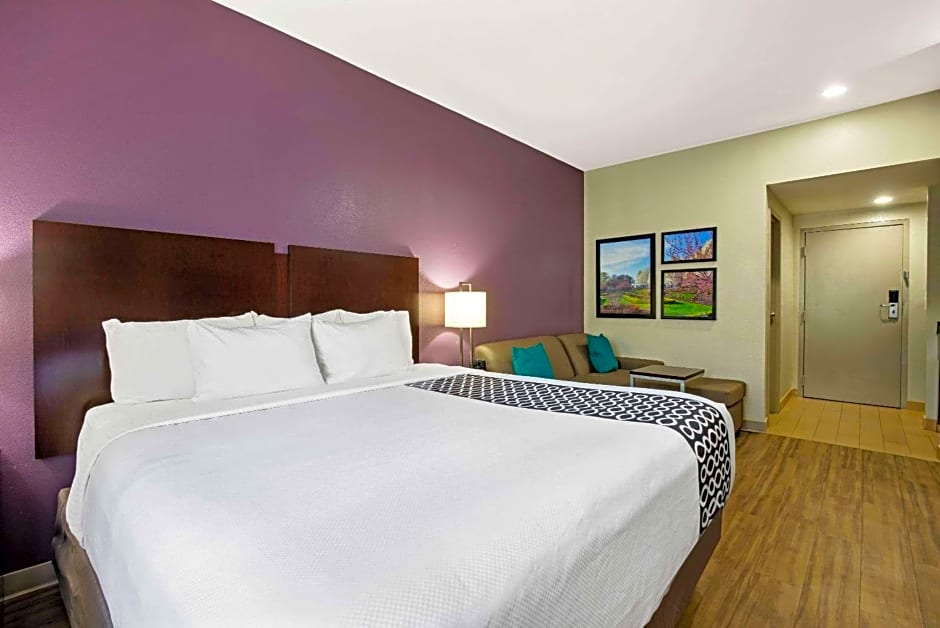 La Quinta Inn & Suites by Wyndham New Cumberland Harrisburg