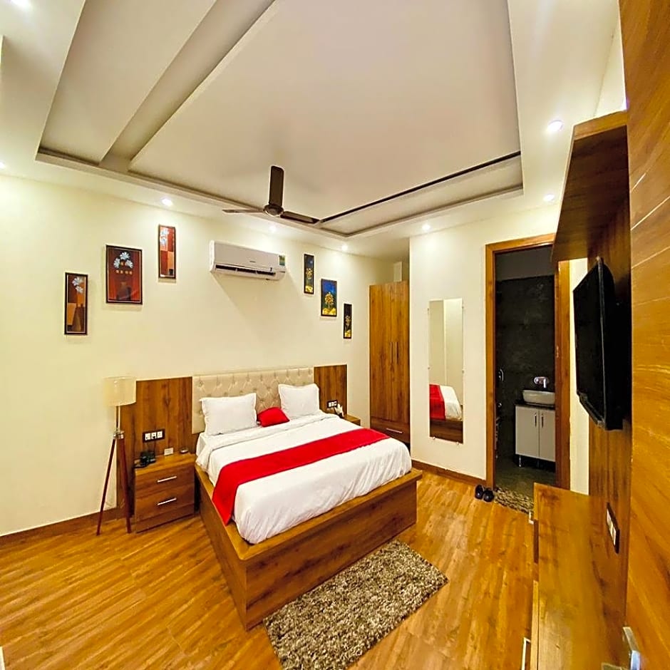 Photo 1 of 44 of Hotel Moon Regency