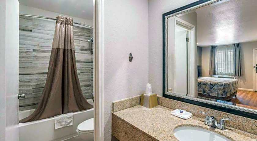 Motel 6 Dallas, TX