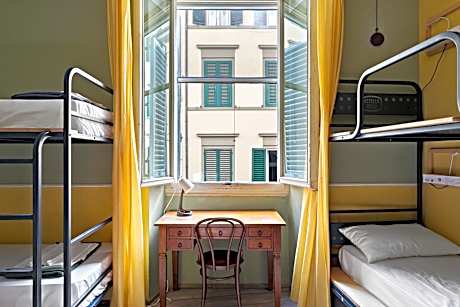 6-Bed Mixed Dormitory Room