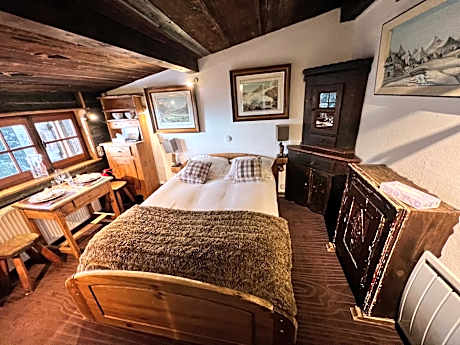 Double Room with Mountain View