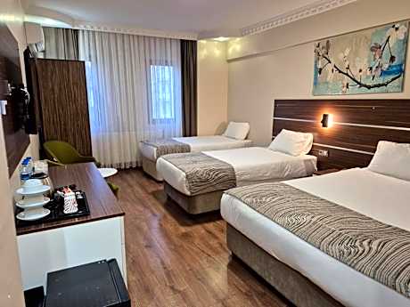 Comfort Quadruple Room