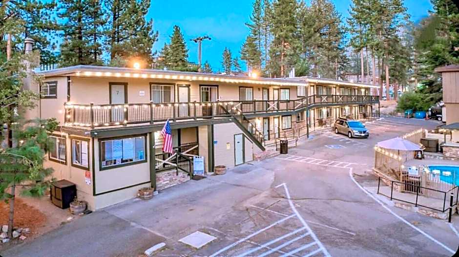 Moose and Maple Lodge