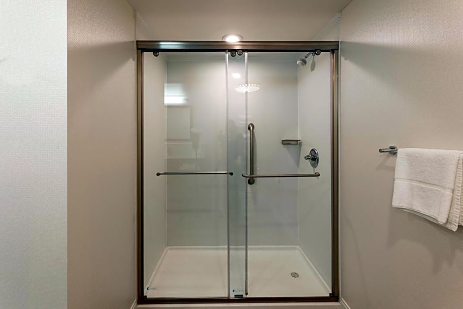 Hampton Inn & Suites Raleigh Cary Lenovo Center