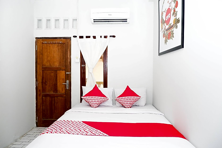 OYO 422 Achterhuis Residence