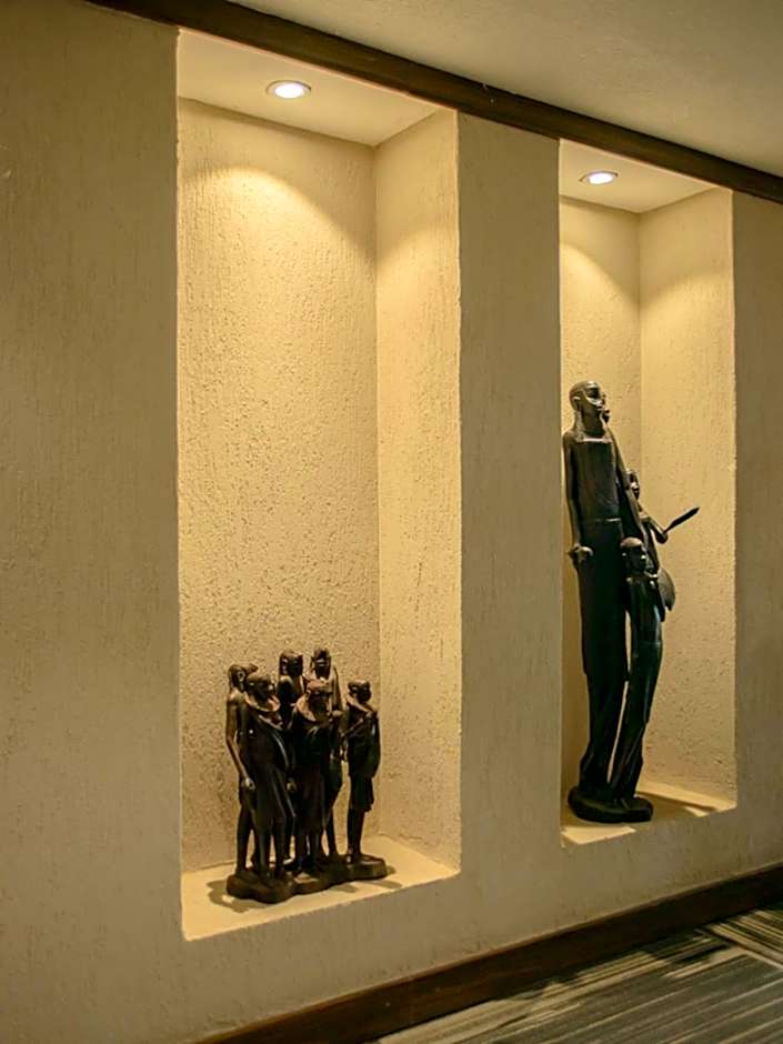 Cloud Hotel & Suites