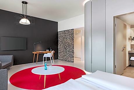 Deluxe Studio with Two Single Beds