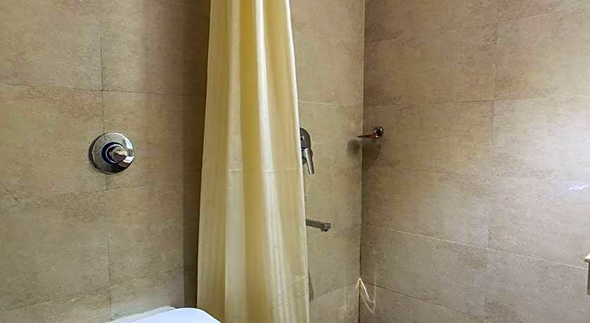 Aura One Hotel