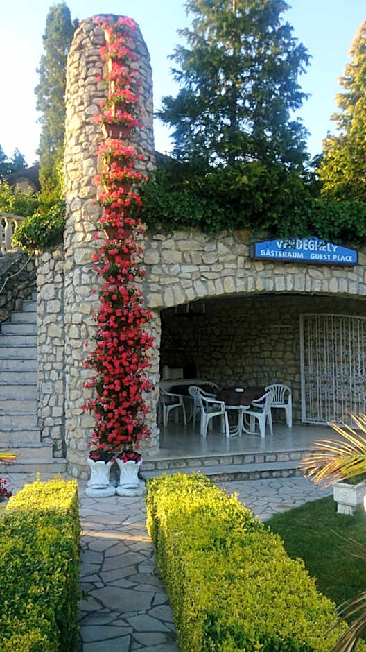 Steinhaus Bed & Breakfast