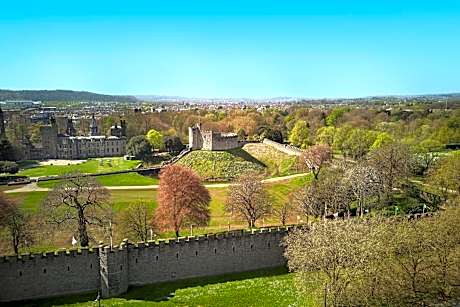 King Executive With Castle View And Lounge