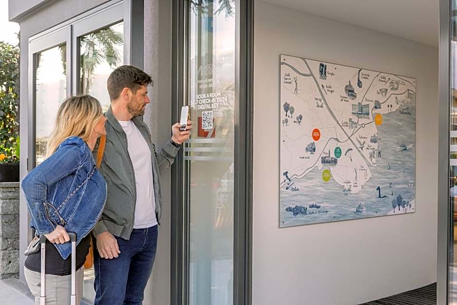 Ascona Lodge, Pool & Garden Retreat