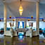 Adelais Bay Hotel