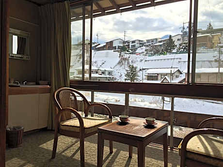 Japanese-Style Superior Twin Room with Shared Bathroom with Extra Space