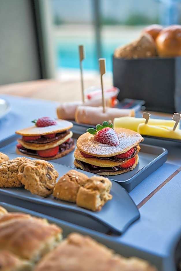 Capital Luxury Suites