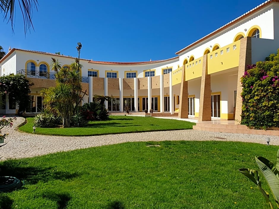 Luz Bay Hotel