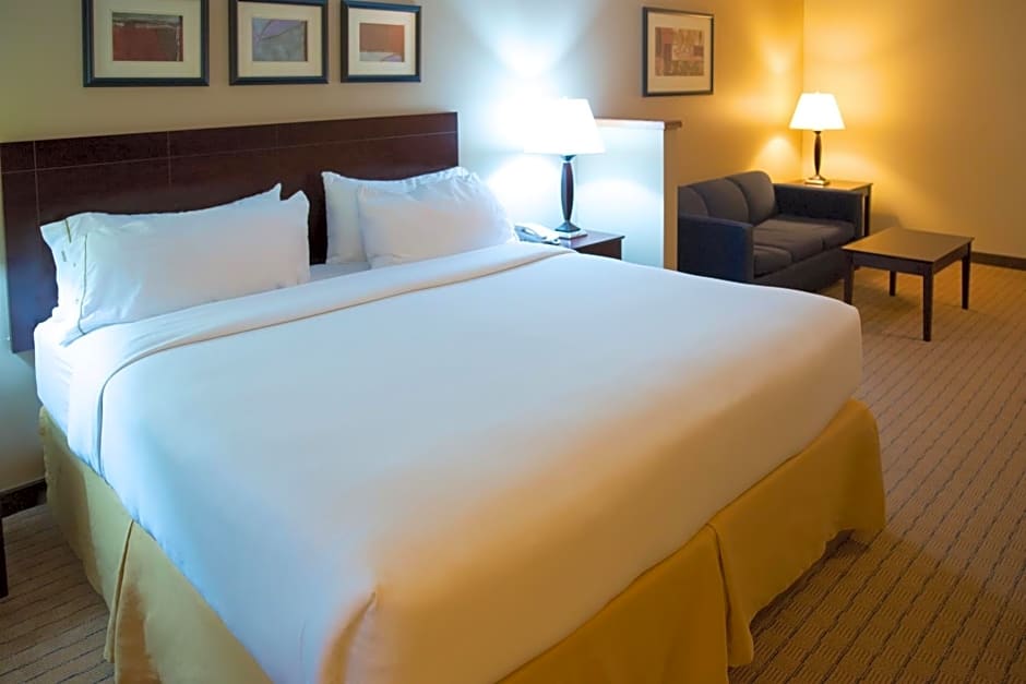 Holiday Inn Express Devils Lake By IHG