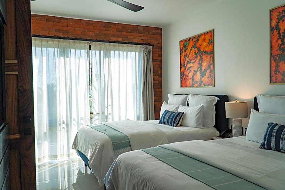 Flamboyan Hotel & Residences