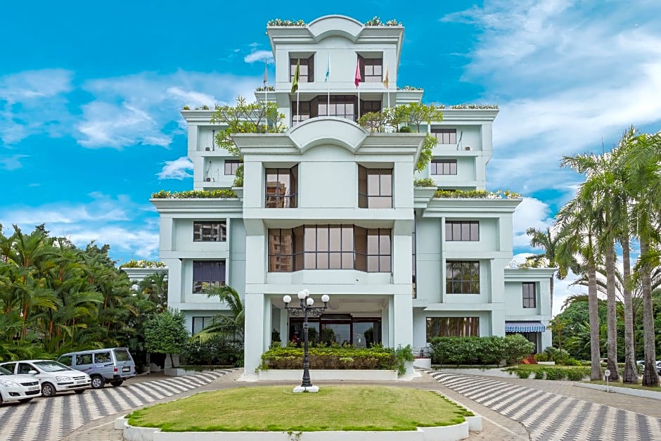 The Windsor Castle and Lake Village Ayurvedic Resort