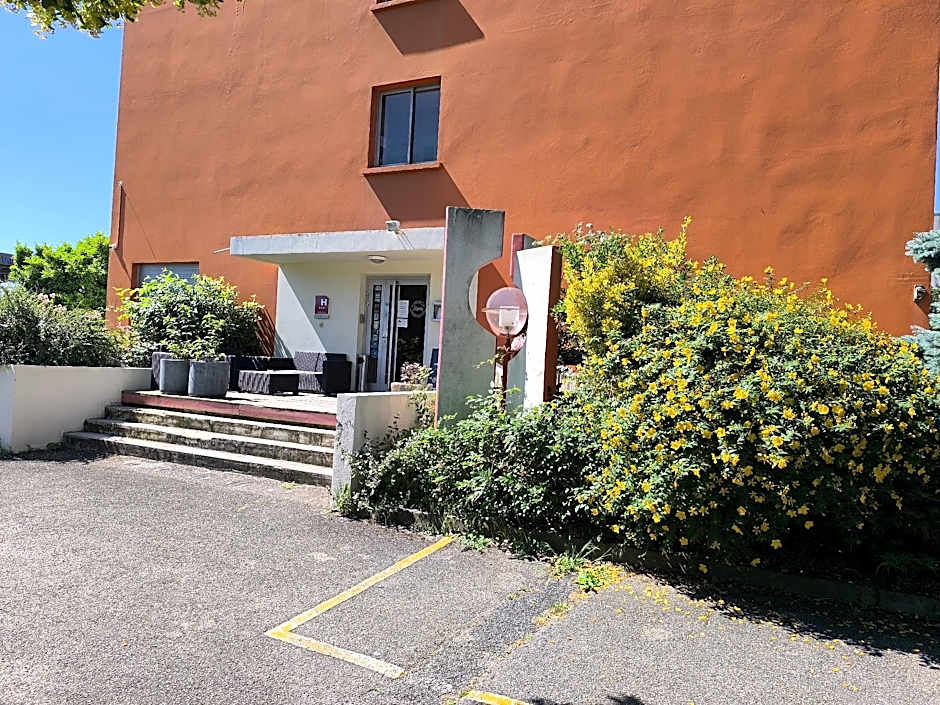 Adonis Lyon Est Hôtel Artys