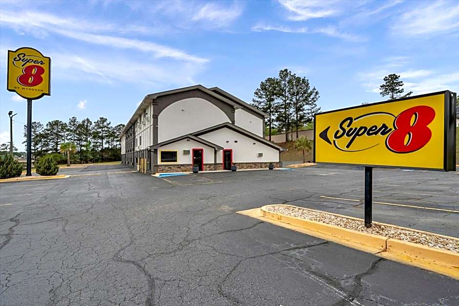 Super 8 by Wyndham Warner Robins