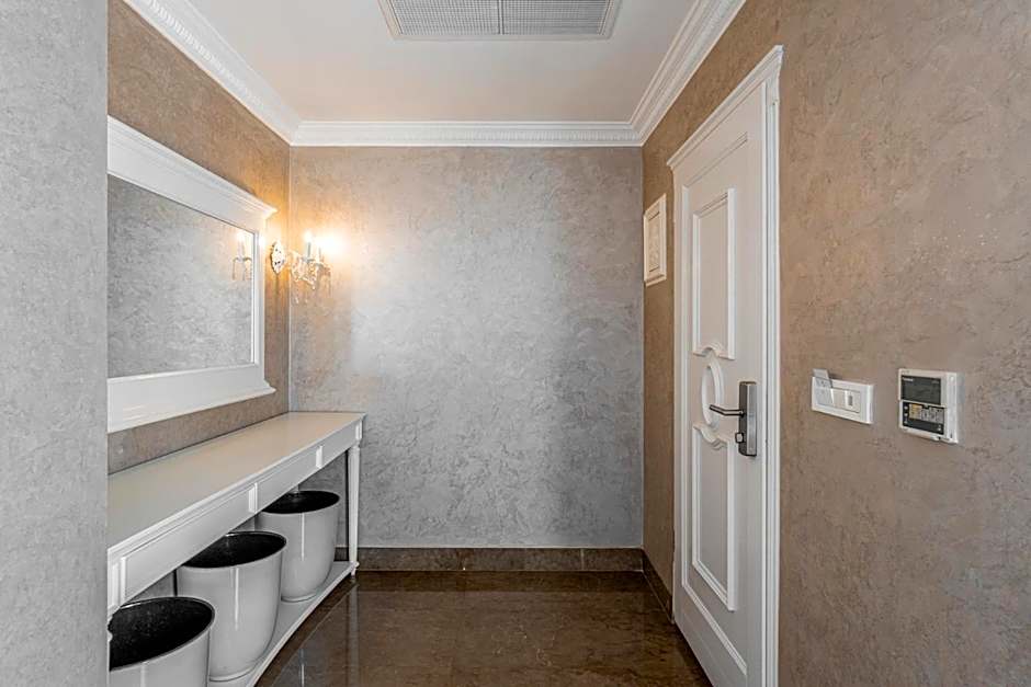 Ena Boutique Hotel & Residences