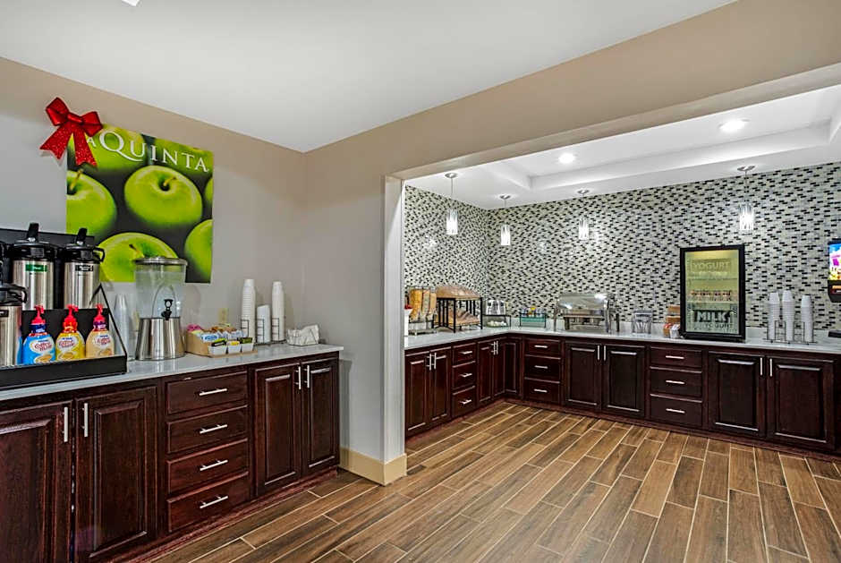 La Quinta Inn & Suites by Wyndham Norwich-Plainfield-Casino