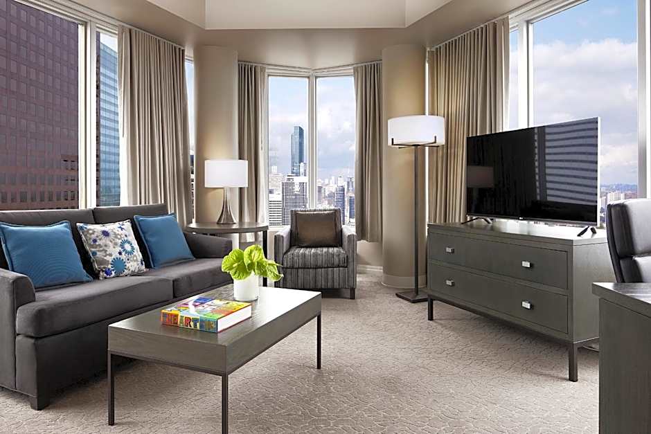 One King West Hotel And Residence