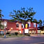 Super 8 by Wyndham Mackinaw City/Beachfront Area