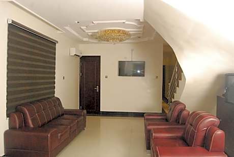 Grand Bee Apartment and residence
