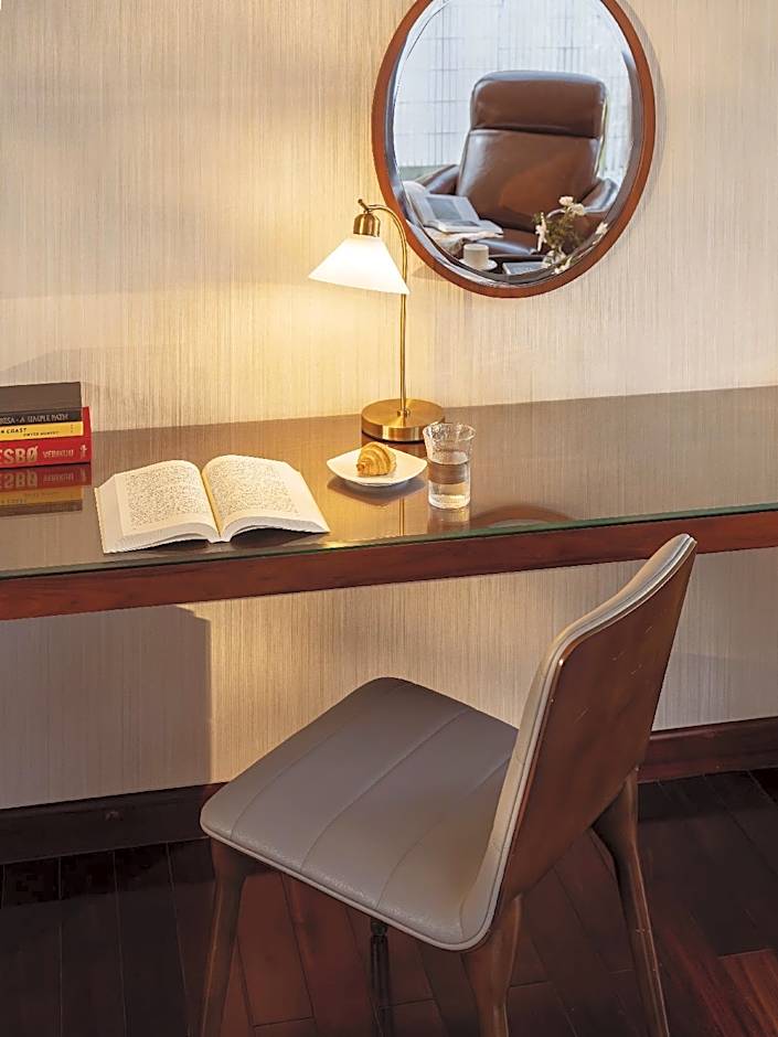 Orchids Saigon Hotel