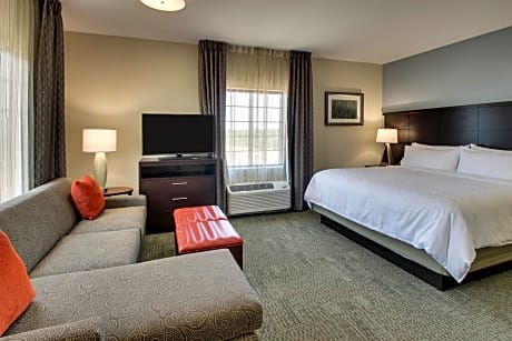 1 King 1 Bedroom Suite Mobil Access Tub