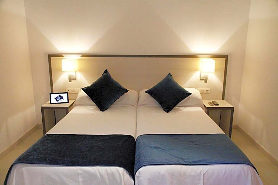 Parrots Sitges Hotel