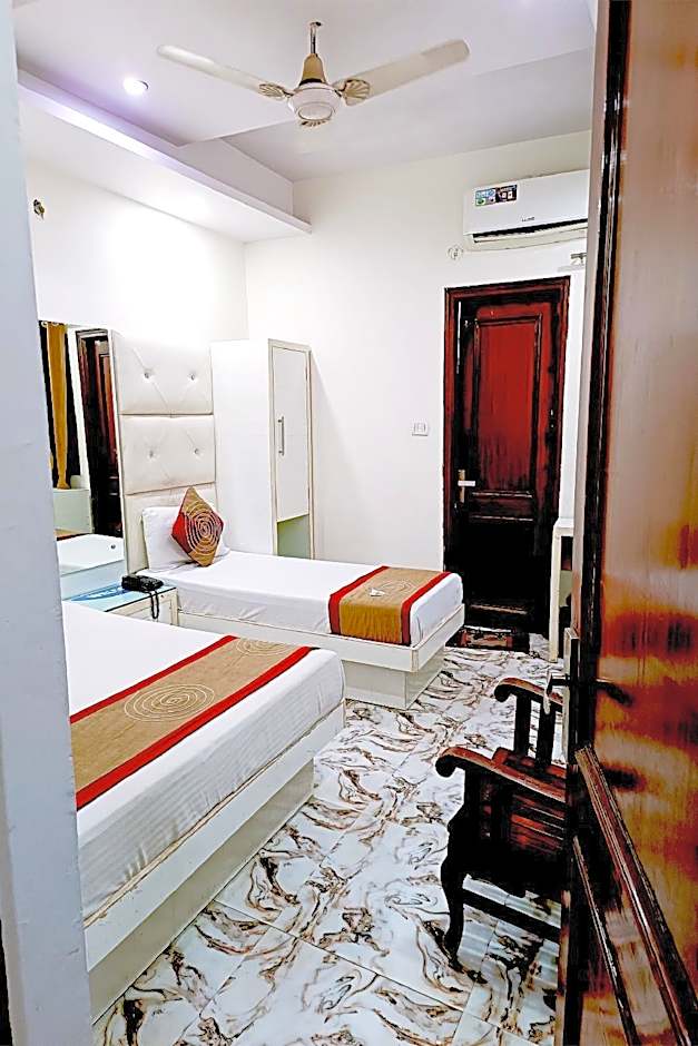 Hotel Crystal Deluxe @New Delhi Railway Station